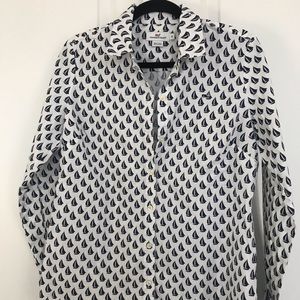 Vineyard Vines button down shirt